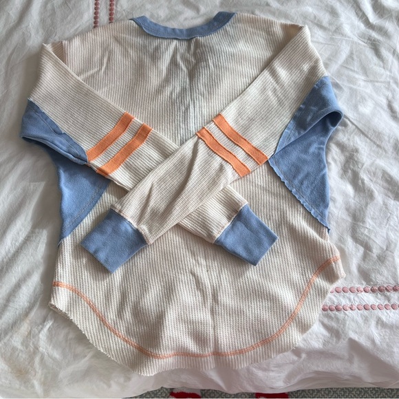 Urban Outfitters henly top - Picture 2 of 5